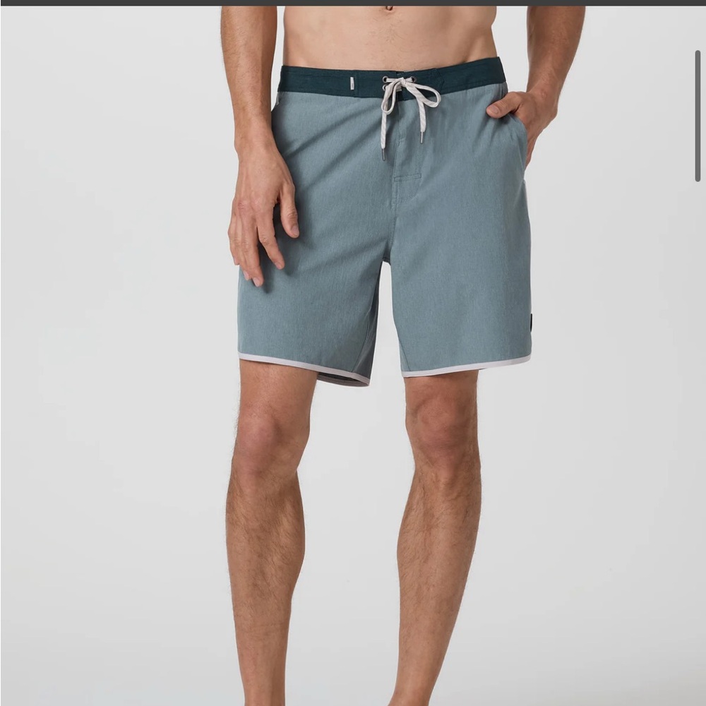 LAST RESTOCK Vuori Men’s “Cruise Hybrid” Board Short 8.5” Inseam (32)